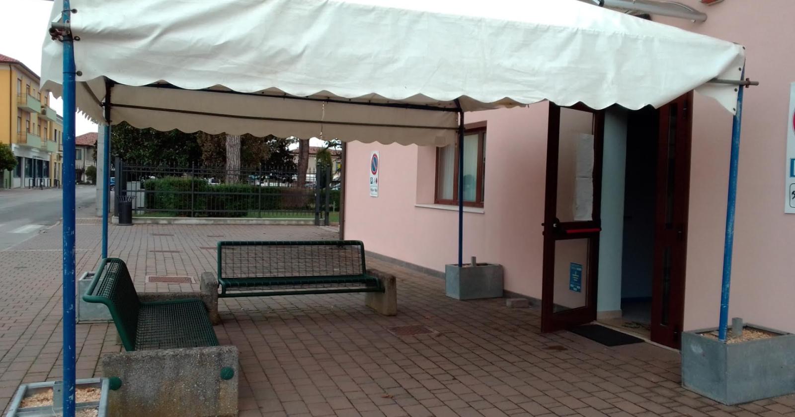 Nell’ambulatorio anziani al freddo