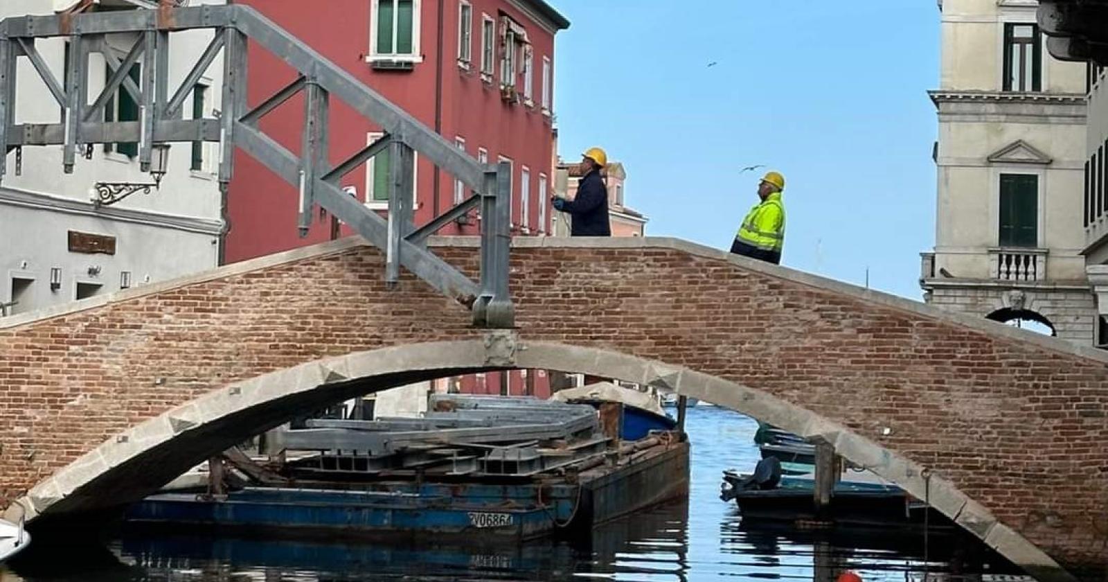 Il ponte torna a risplendere