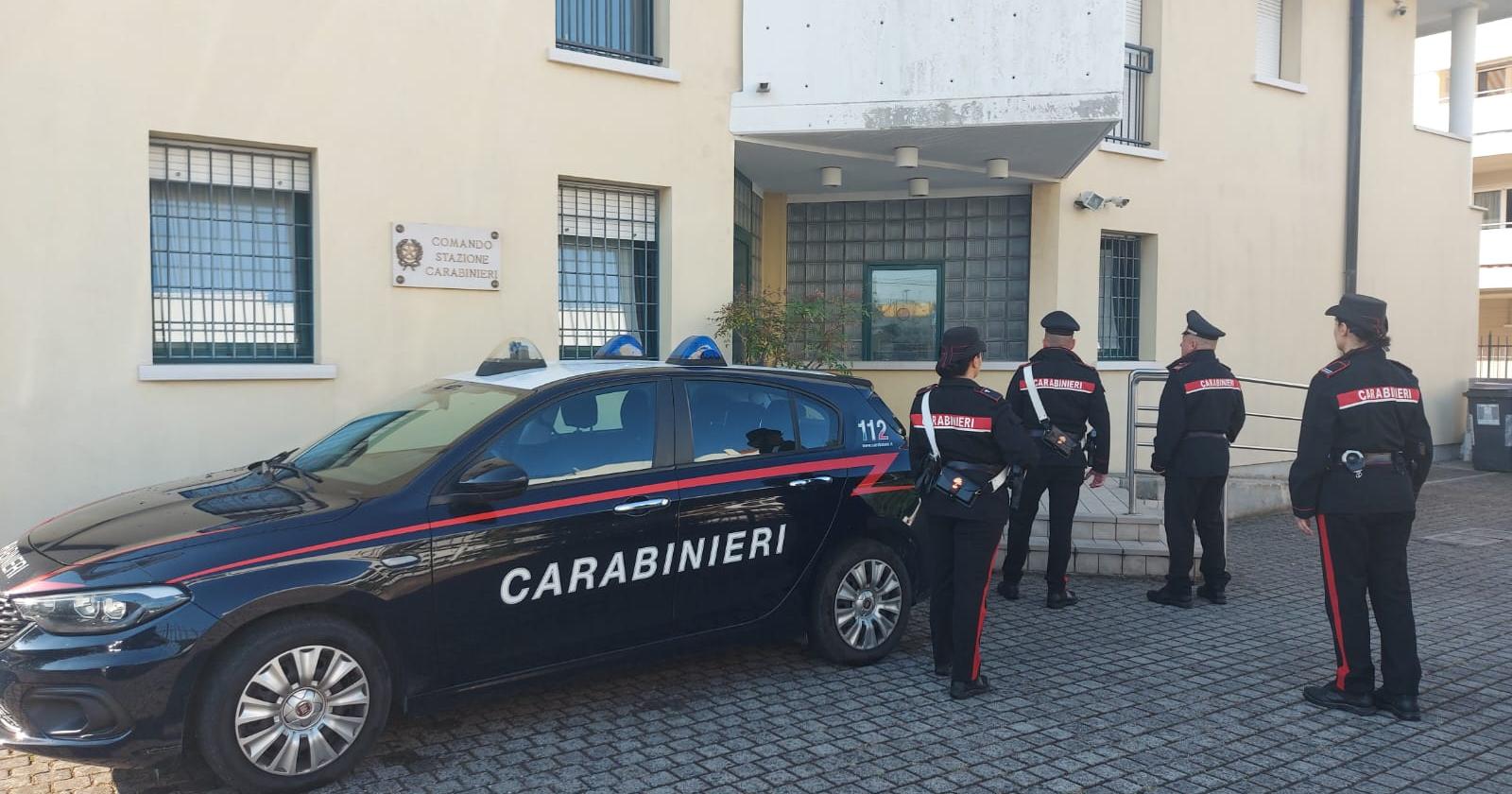 Lite tra vicini, spunta un coltello. Tragedia evitata dai Carabinieri