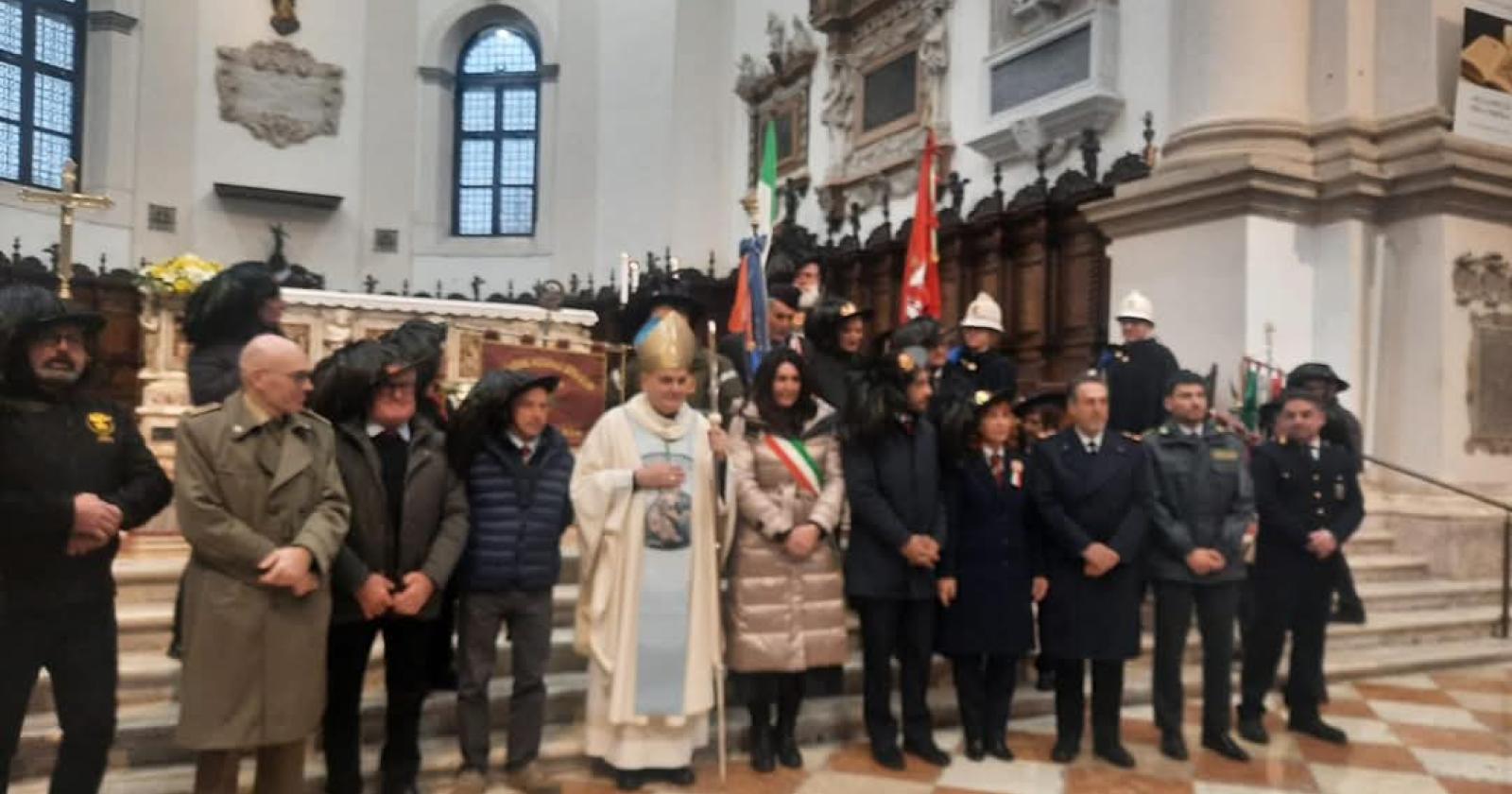 La Festa Cremisi dei Bersaglieri batte il maltempo