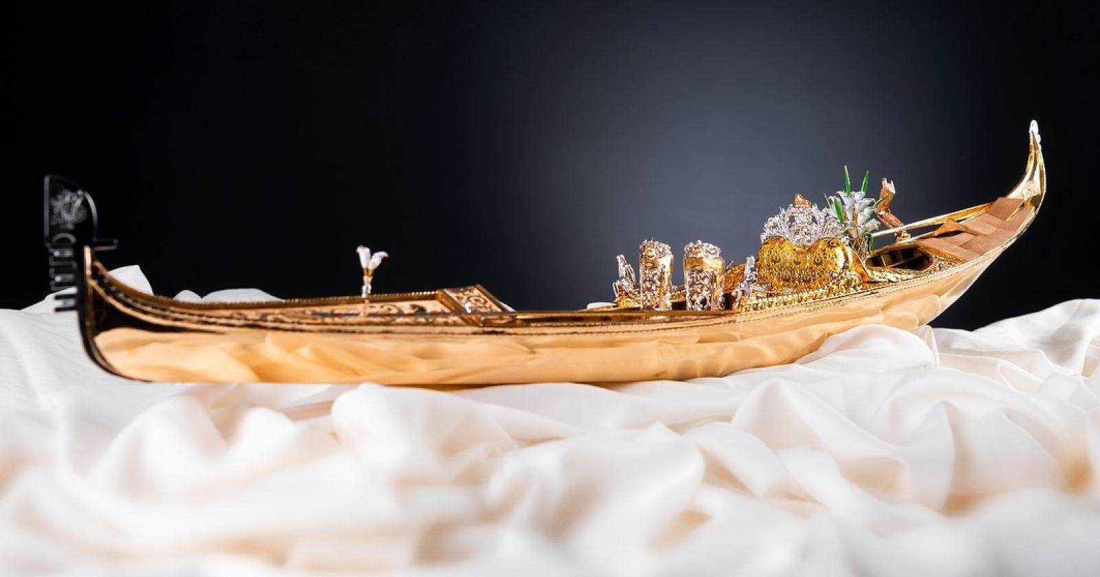 La Gondola d'Oro: Un Capolavoro di Artigianato e Simbolo di Venezia
