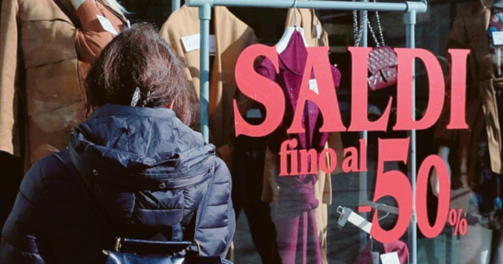 Saldi invernali 2026, al via dal 3 gennaio