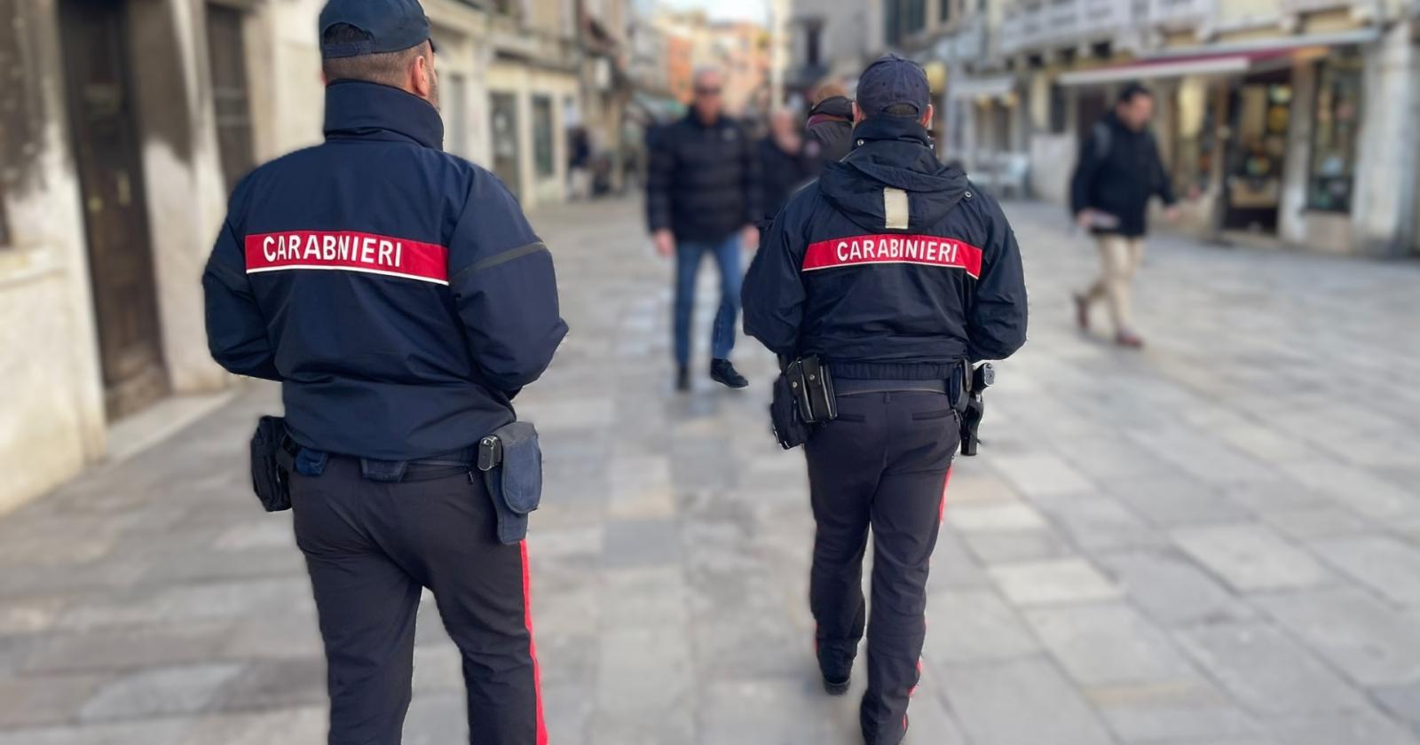 Tentato furto e furto aggravato: denunciati due uomini 