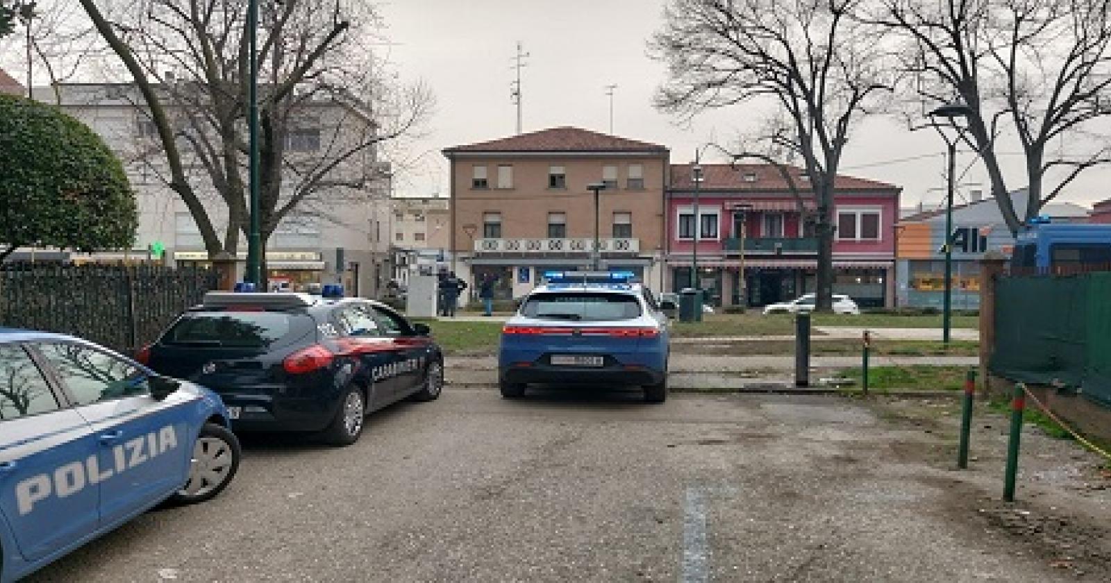Stabile abbandonato utilizzato come bivacco, 7 identificati
