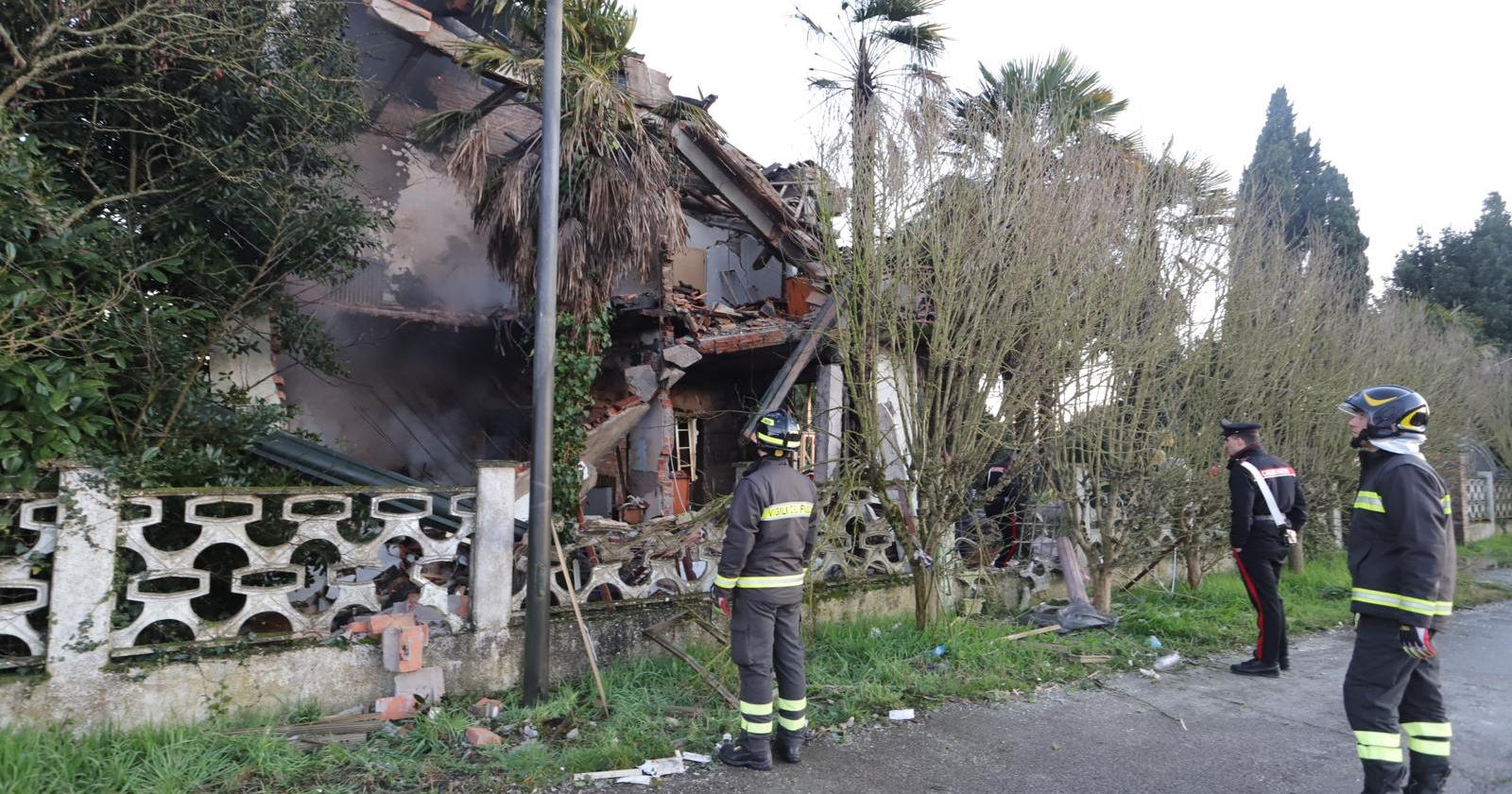Incendio, grave una delle donne
