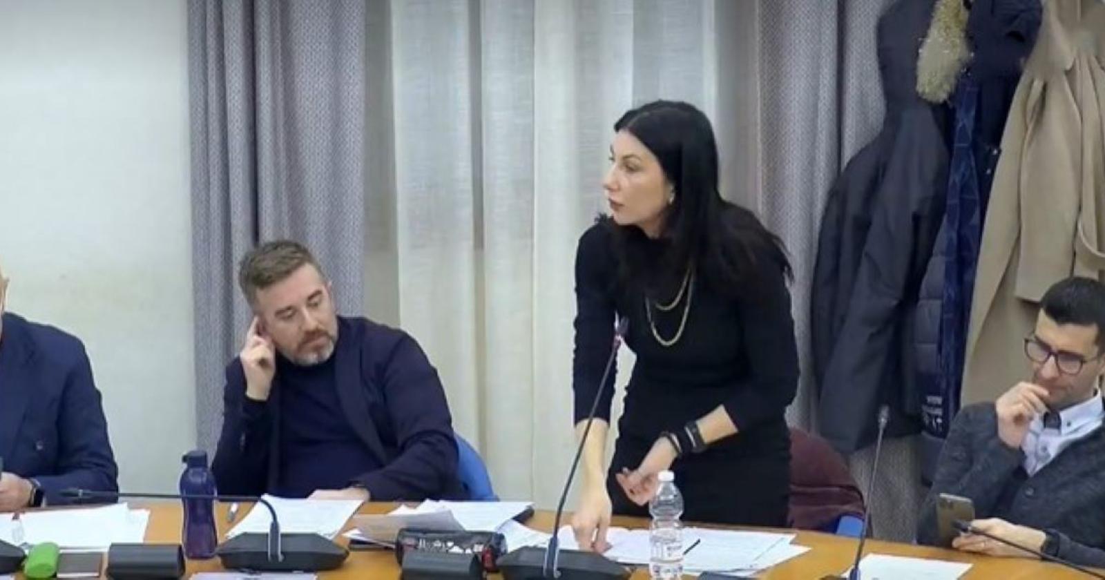Scintille al consiglio comunale