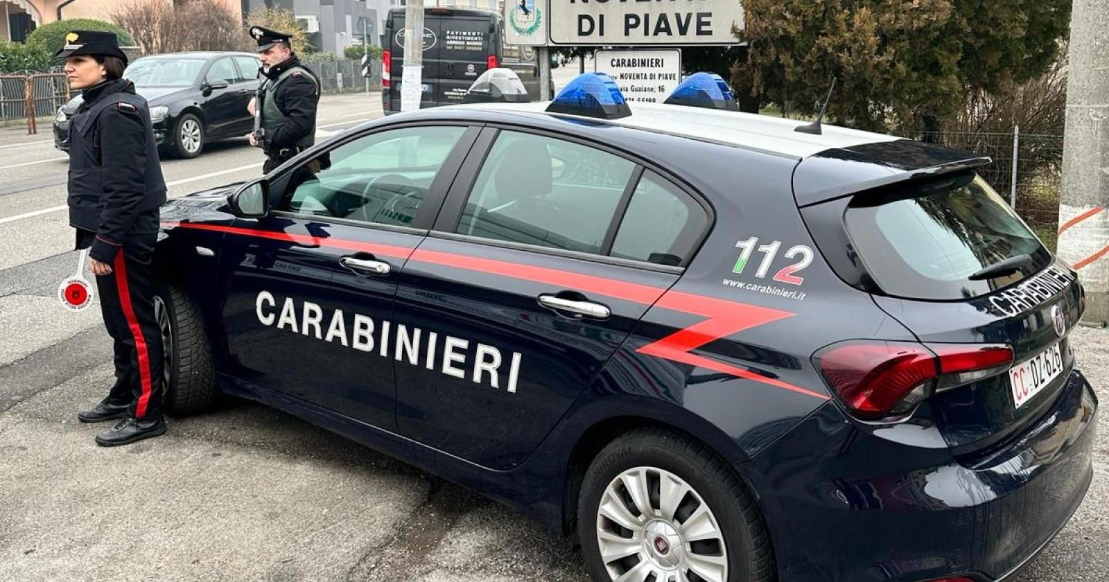 Furto  in un outlet, arrestati quattro stranieri