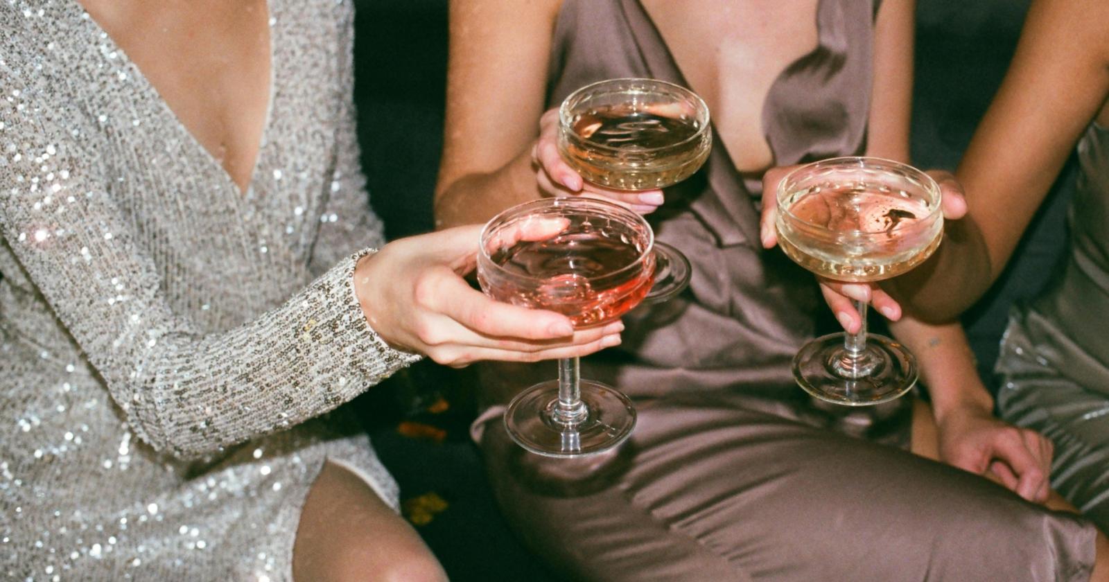 Alcol e adolescenti: in aumento i casi tra ragazze