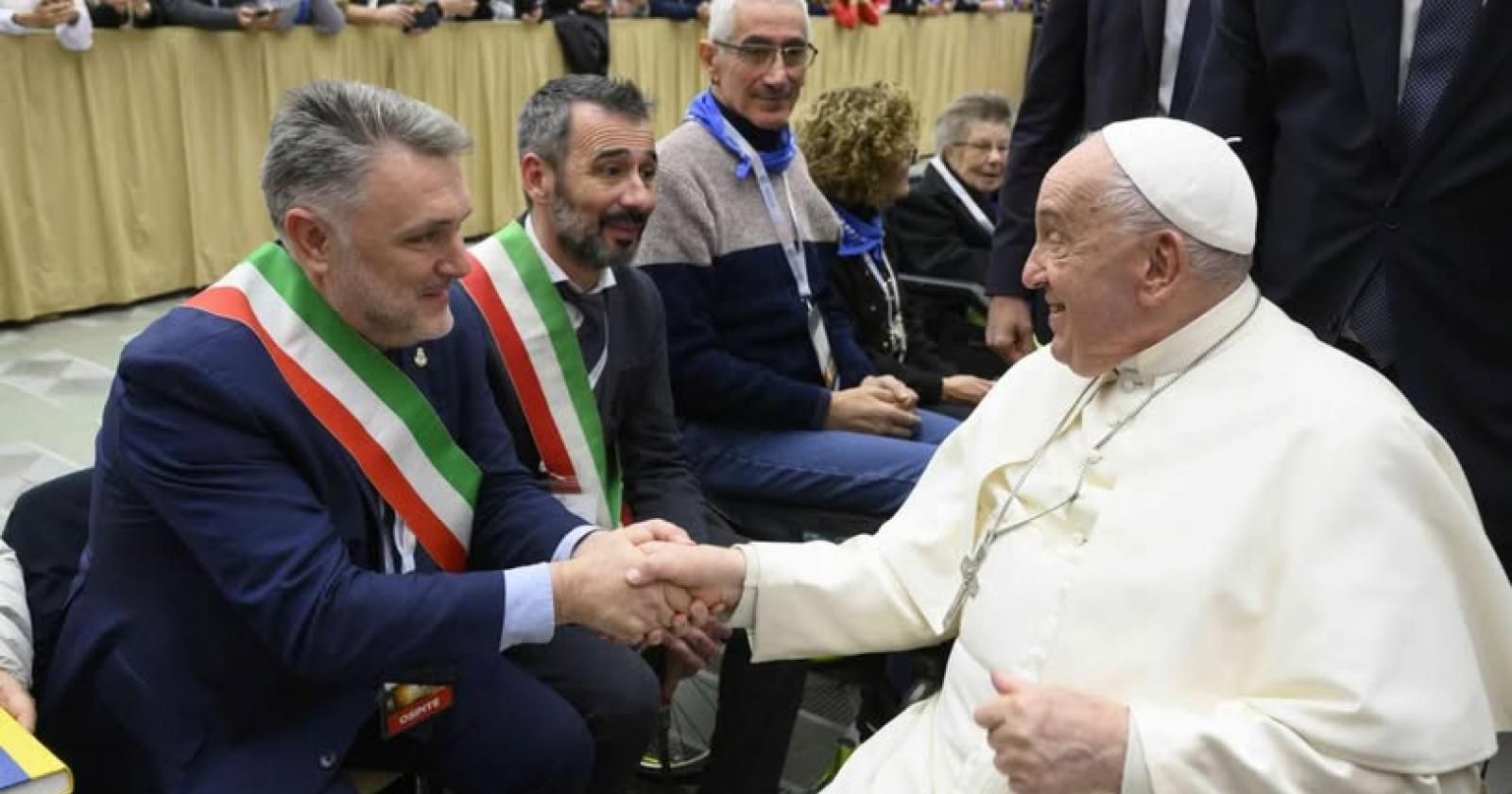 Il sindaco Armelao: "Testimone di vicinanza agli ultimi"
