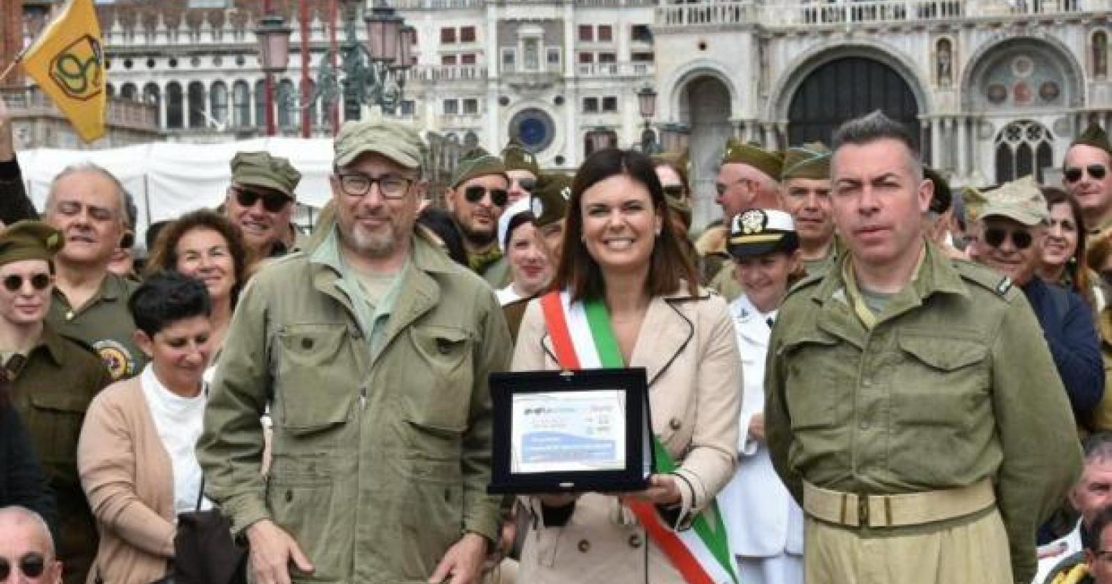 Venezia accoglie "La Colonna della Libertà"