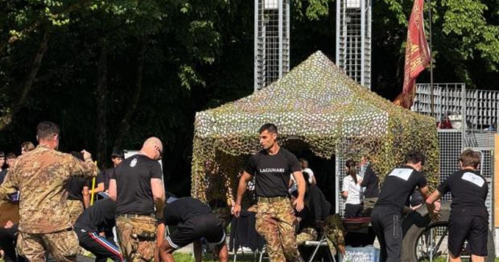 Studenti in assetto da “Lagunari” al Parco 