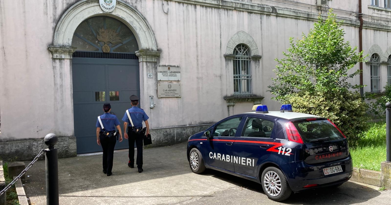 Salta dalla finestra per sfuggire ai Carabinieri: arrestato 