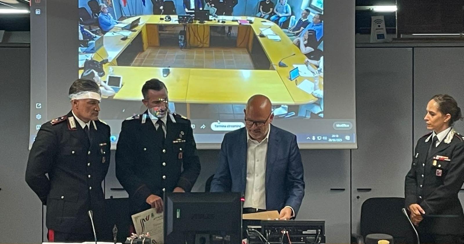 Salvano la vita a una donna: premiati i carabinieri eroi