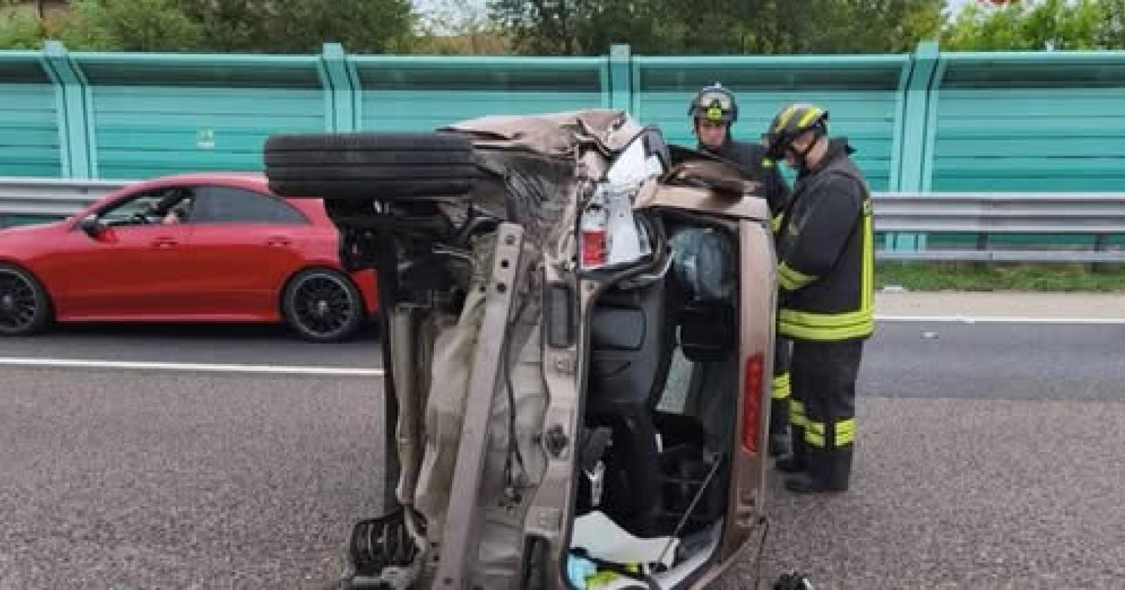 Dramma sull'A57: madre e figlia salvate dai vigili del fuoco dopo un incidente
