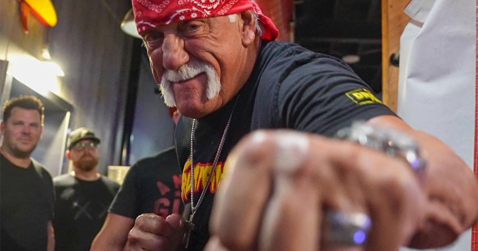 Hulk Hogan, leggenda del wrestling, muore a 71 anni 