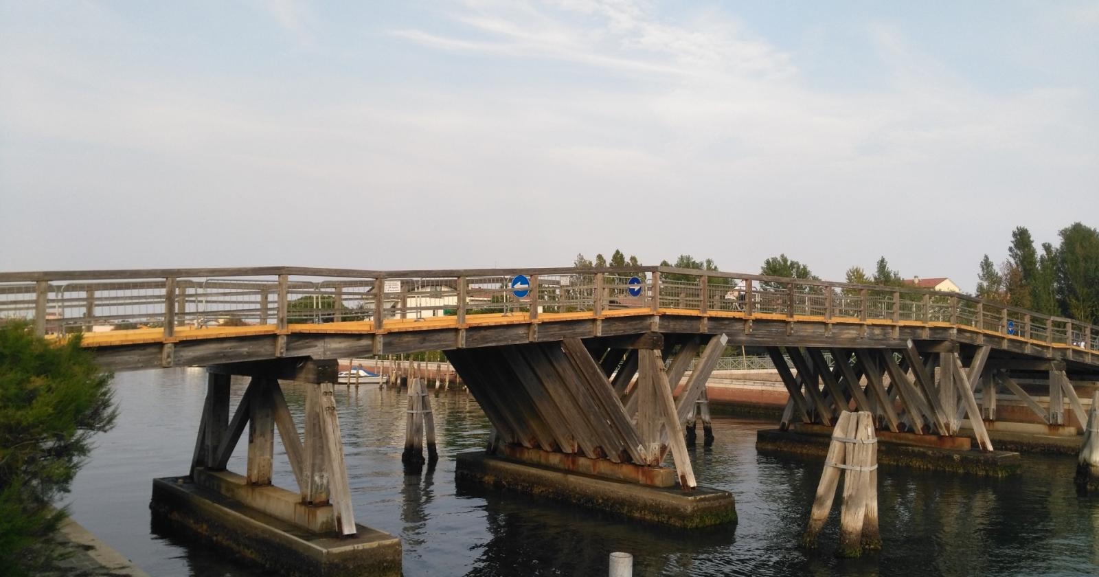 Ponte Baden Powell nel degrado ma la ristrutturazione non è vicina