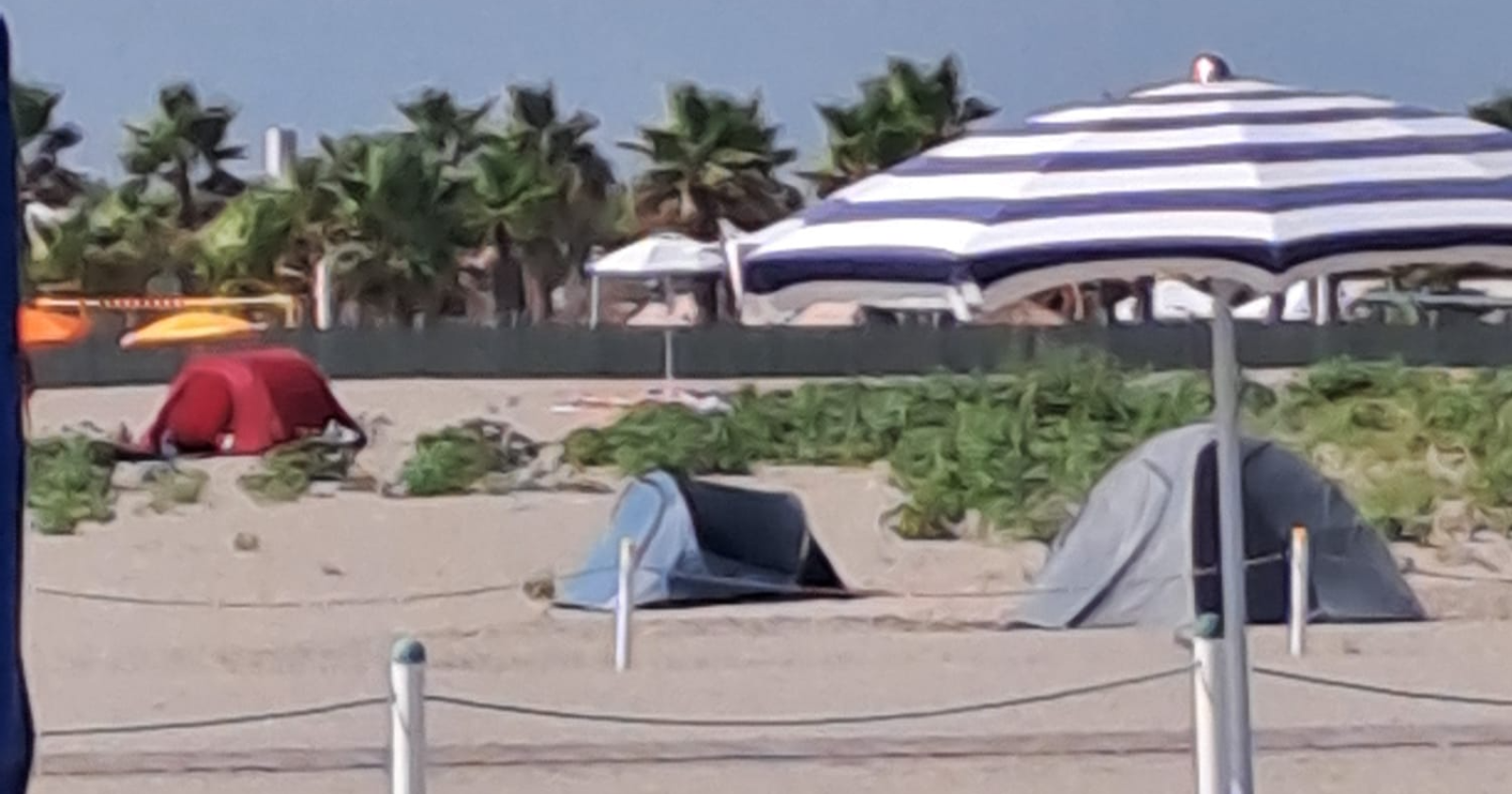 Spiagge libere, ancora eccessi