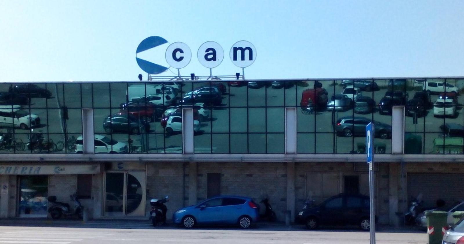 Crisi Cam, dipendenti senza stipendio