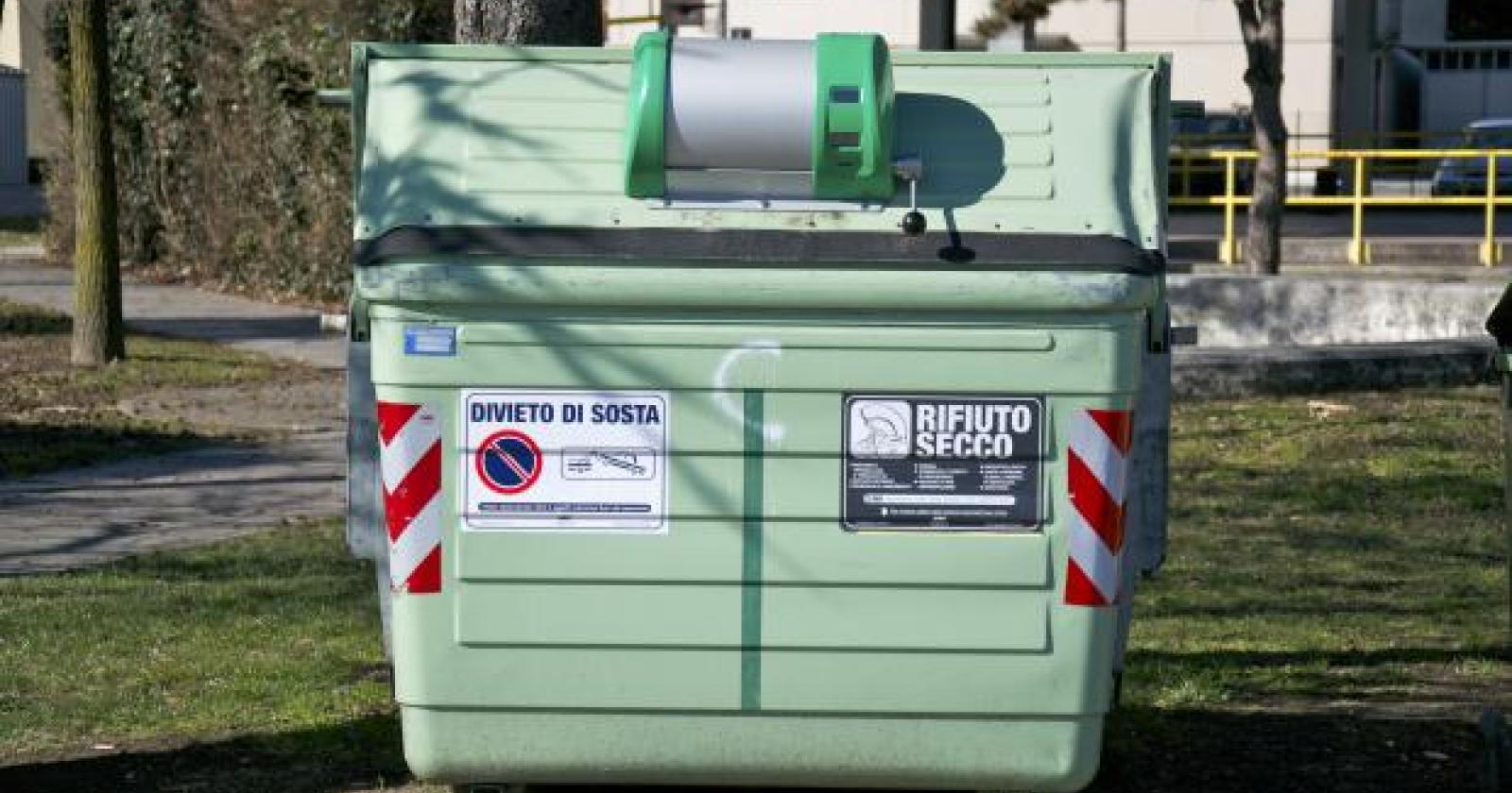 Arrivano i cassonetti intelligenti