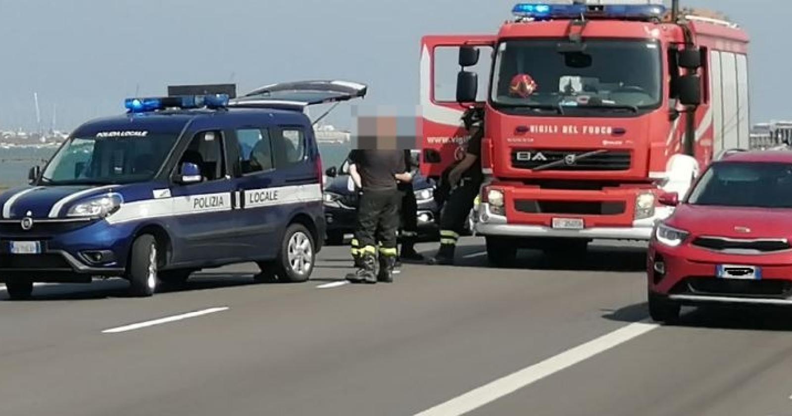 Scontro tra auto e furgone: un morto