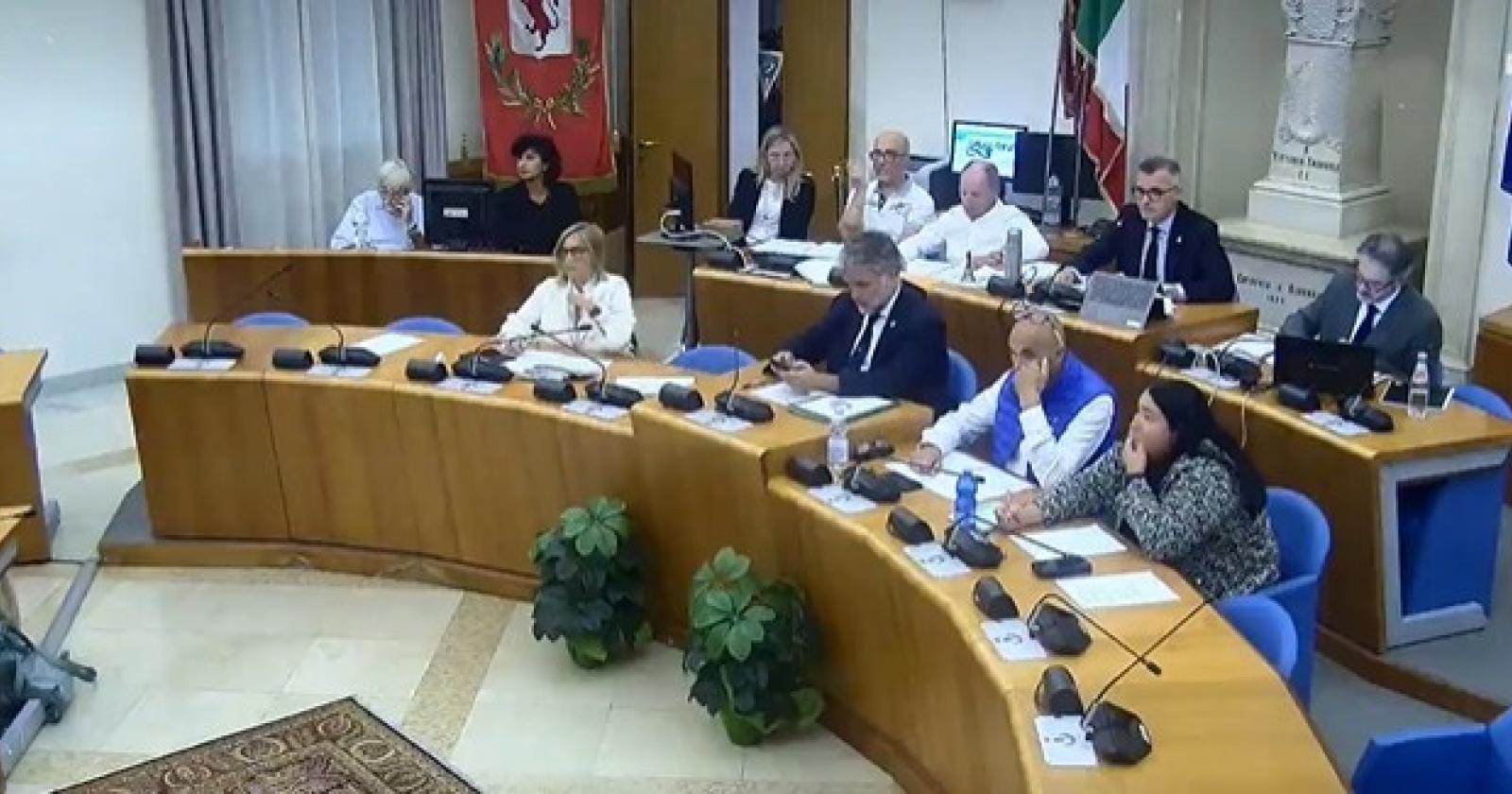 Dibattito sul salario minimo: la maggioranza vota il rinvio