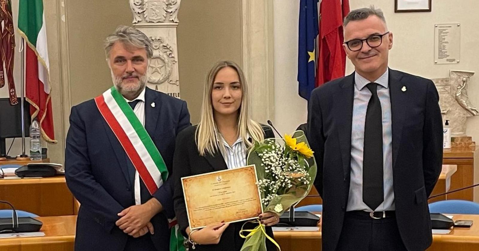 Salva una persona dopo l’incidente: premiata la giovane Asia Salvagno