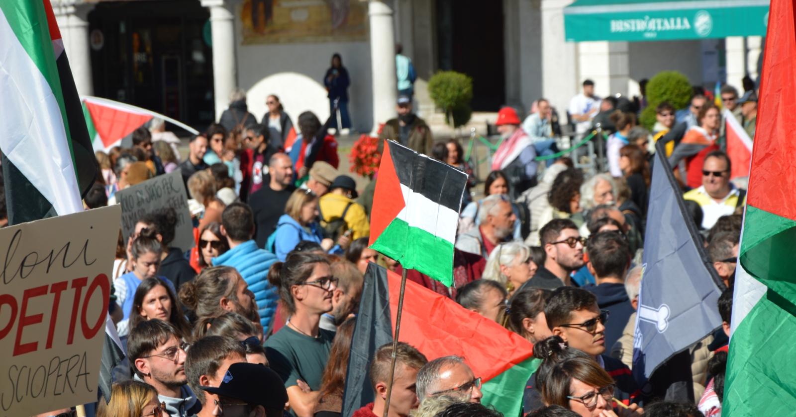 Palestina, Munari propone manifestazione “a due bandiere”. Spi Cgil dice no 
