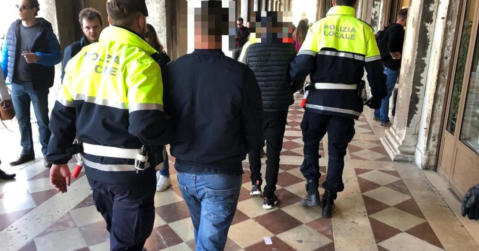 Venezia, i borseggiatori “storici” tornano in azione