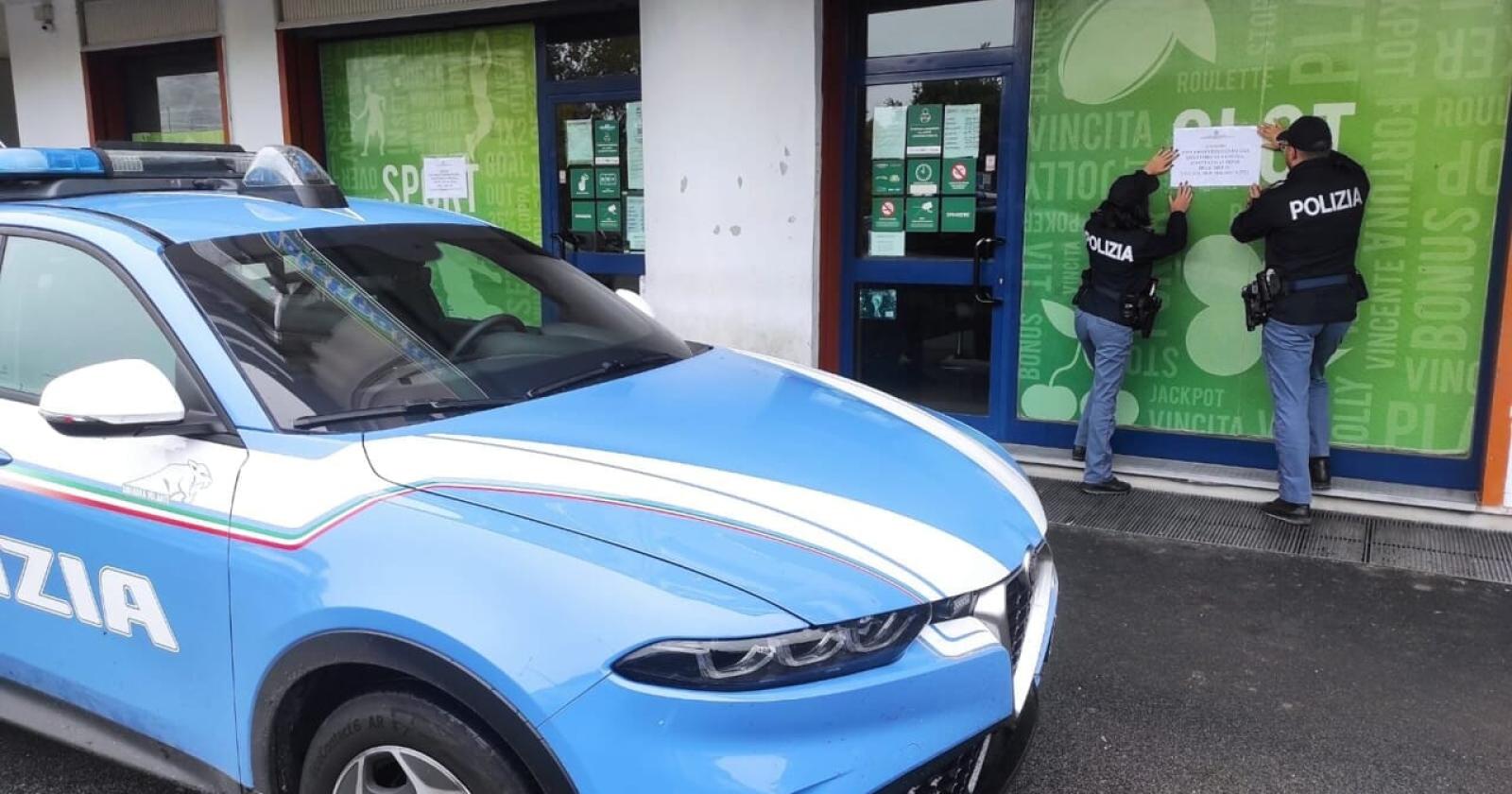 Irregolarità sugli orari di apertura, chiusa una sala slot