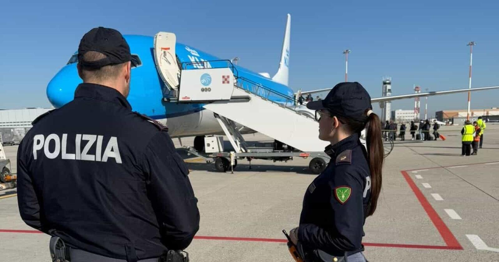 Dai controlli riemerge l’ordine di carcerazione: arrestato passeggero 