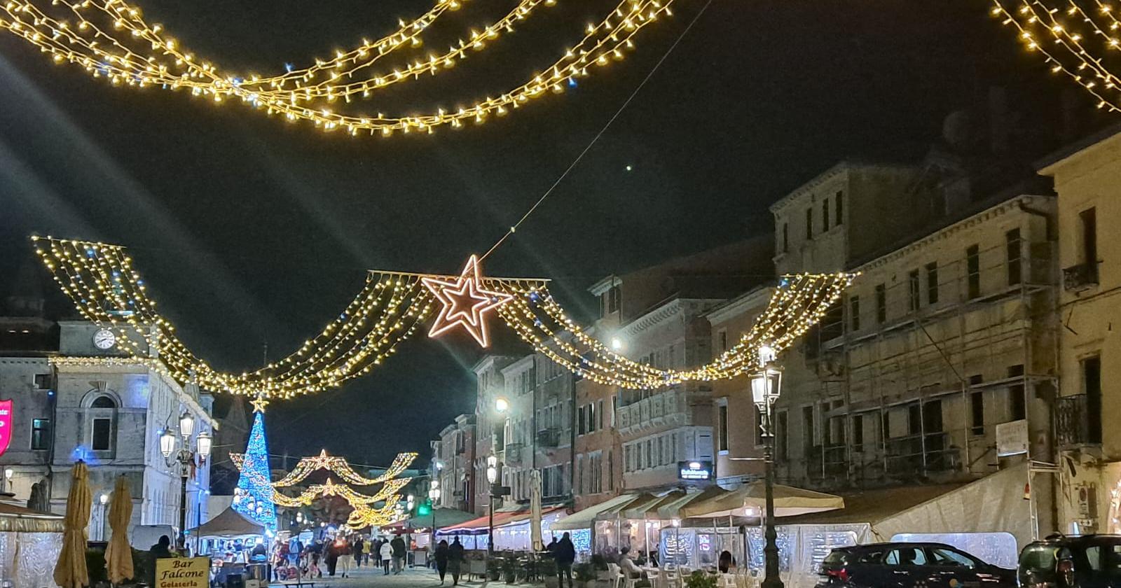 Natale 2025, i doni che sostengono il commercio locale