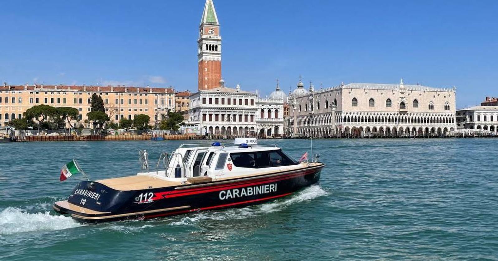 Minacce e violenze senza tregua: arrestato nella notte un 49enne