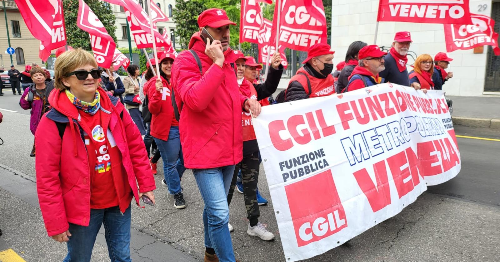 Progressioni di carriera in Comune, la CGIL attacca: &ldquo;Bandi finti, colloqui in streaming&rdquo;