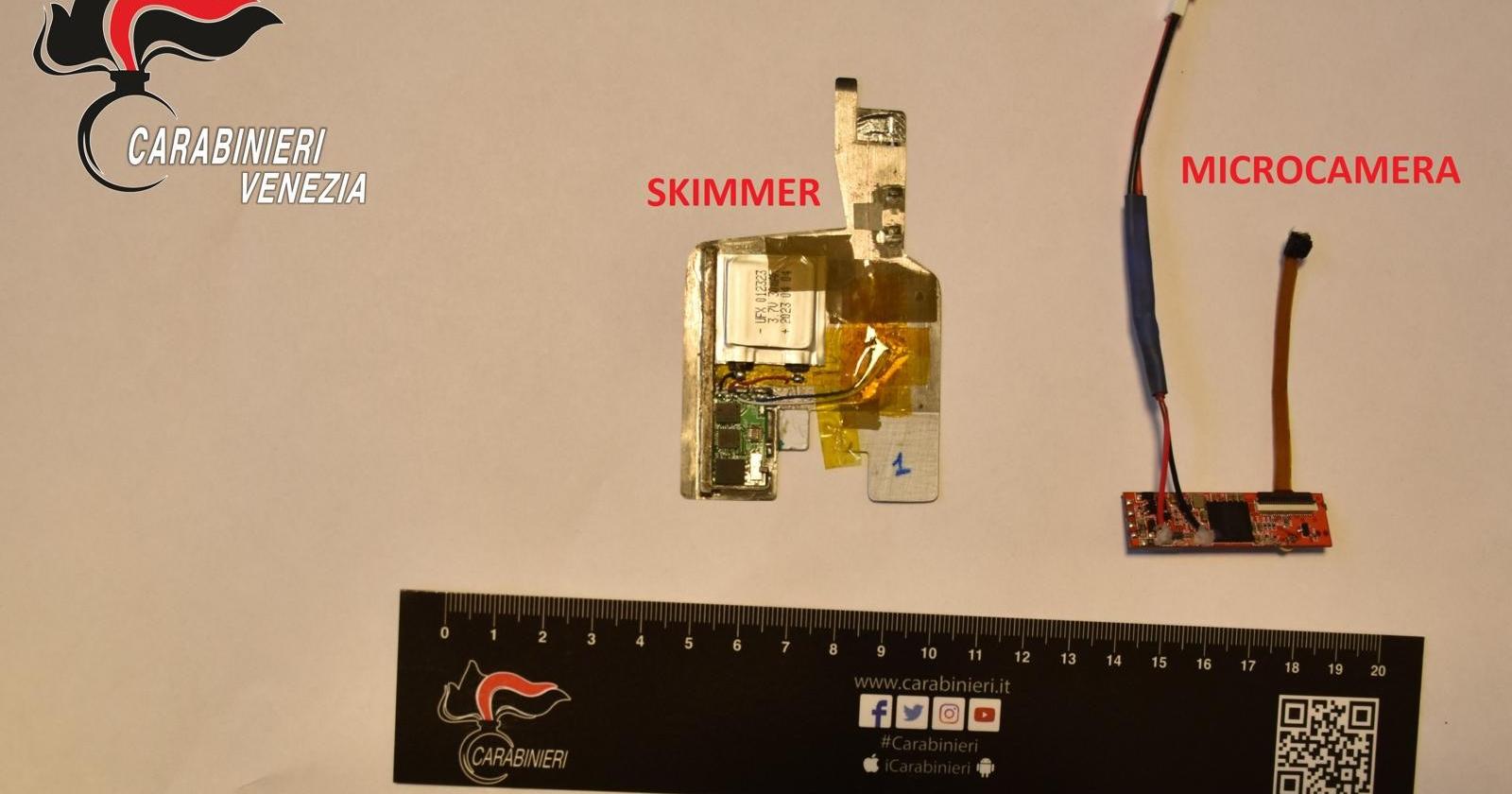 Trovato con uno skimmer per clonare le carte: denunciato 24enne