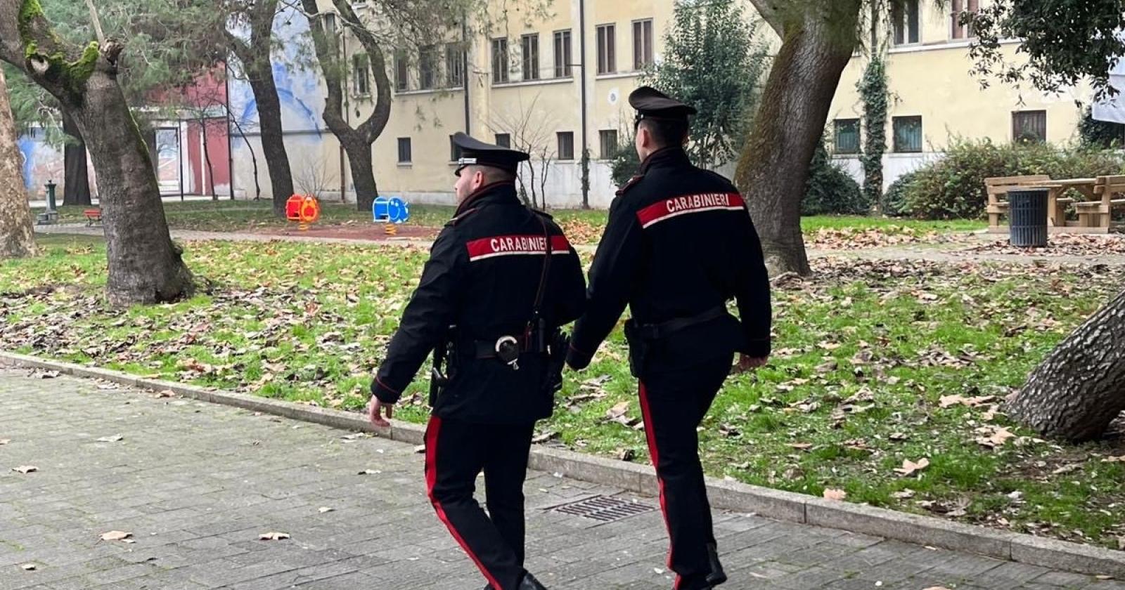 In casa oltre quattro chili di hashish, arrestato giovane spacciatore