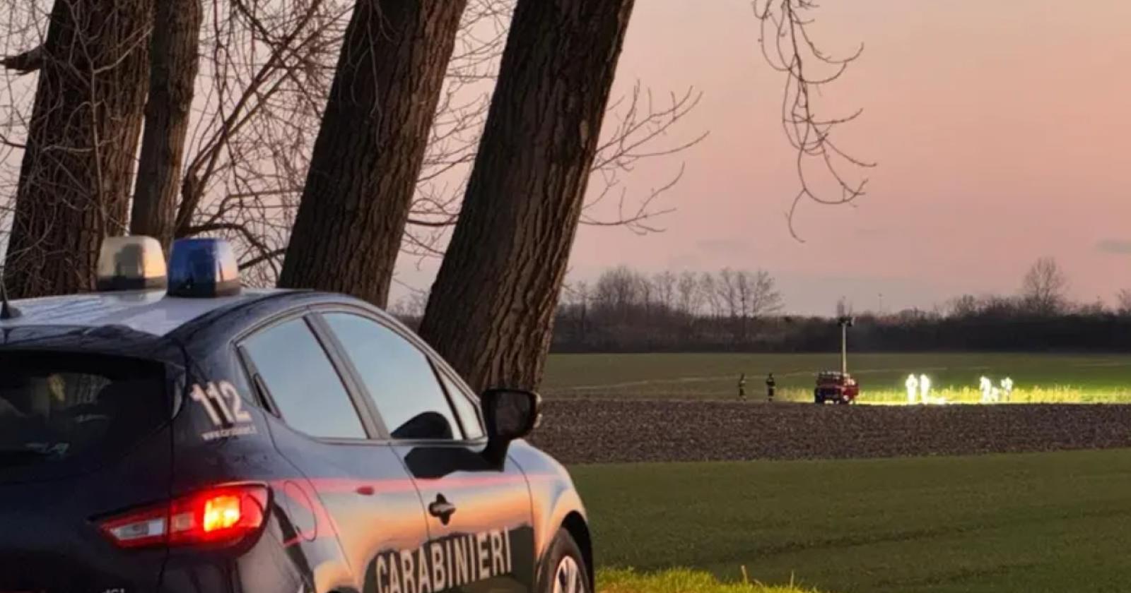 Orrore tra i campi, trovato un giovane morto
