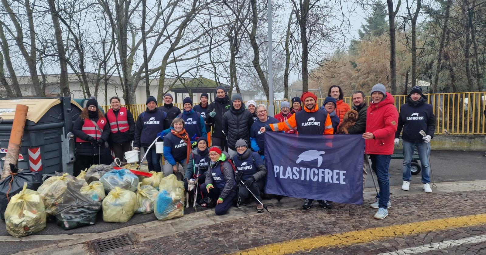 750 chili di rifiuti rimossi