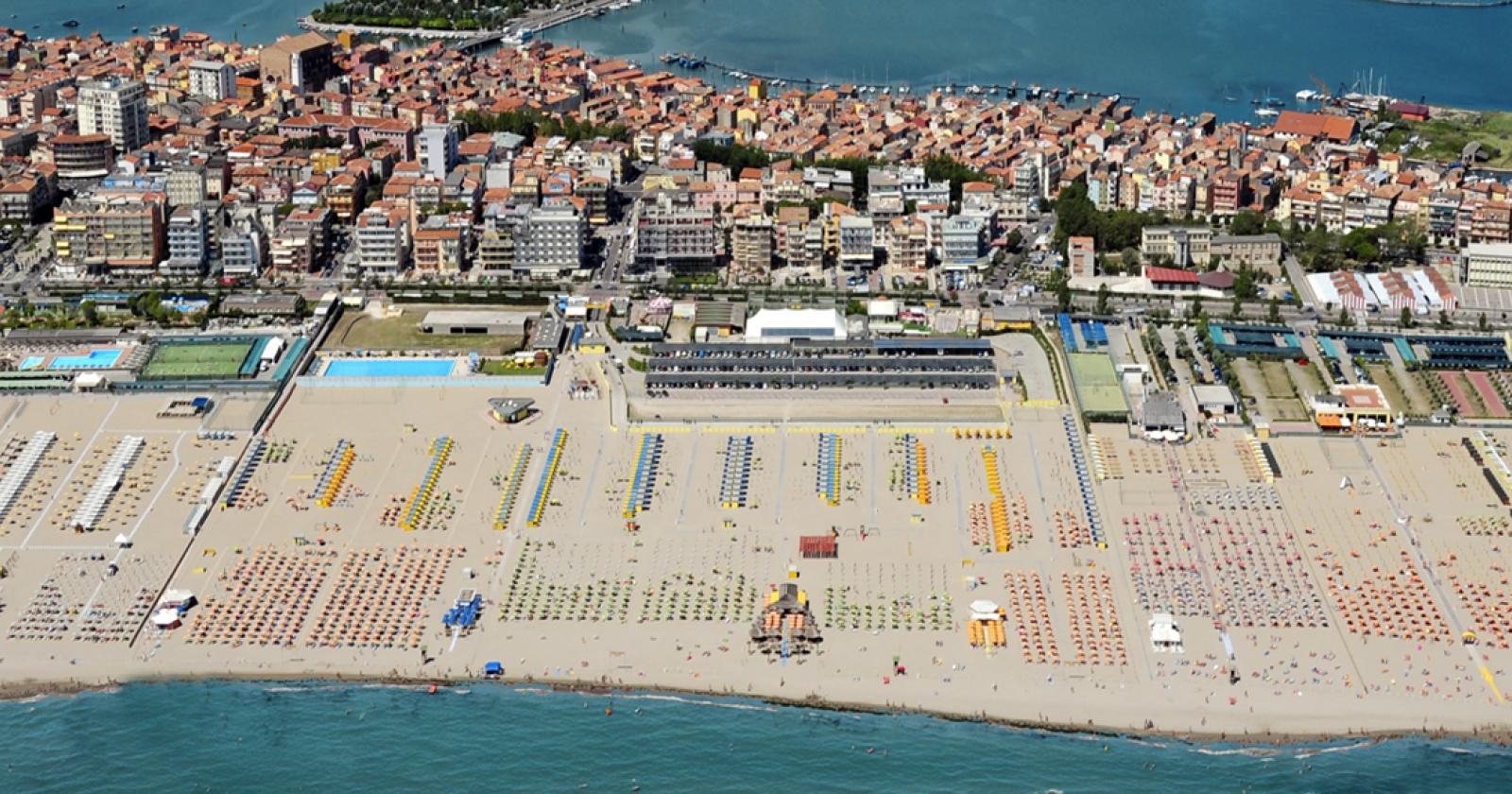 I turisti crescono ma restano meno