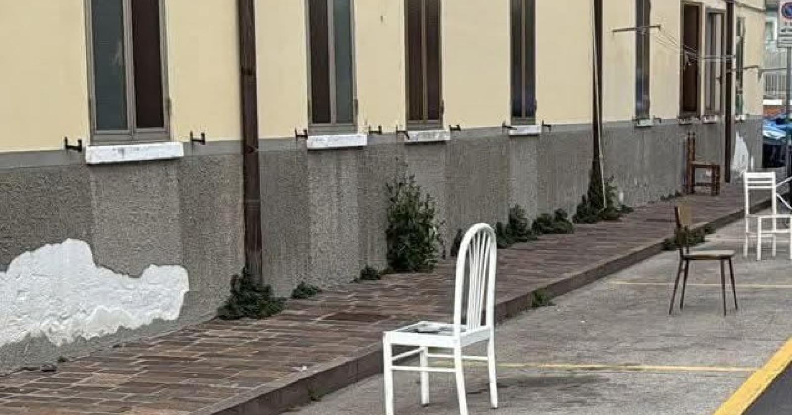 Stalli, &egrave; &ldquo;guerra&rdquo; a colpi di sedie