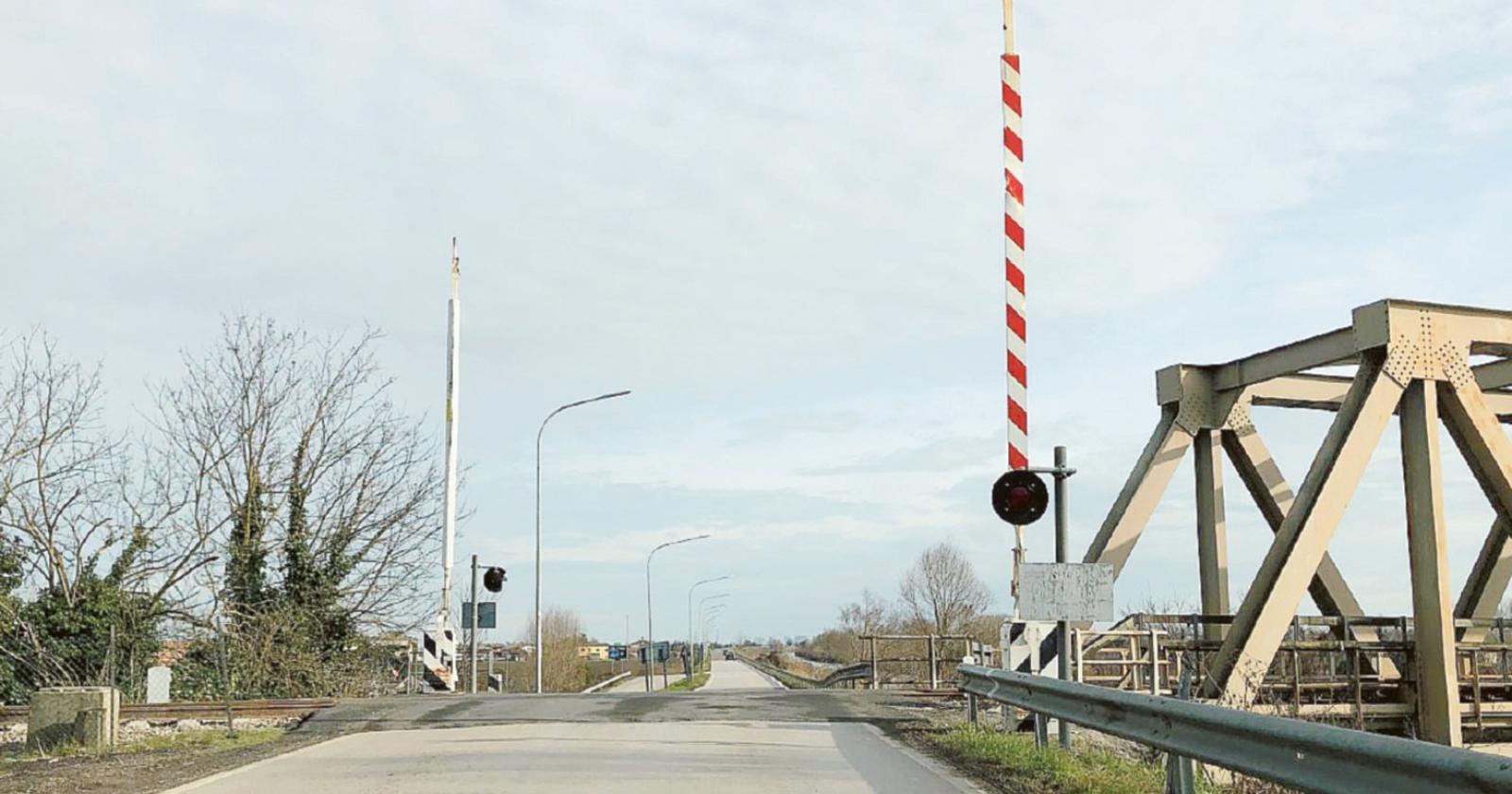 Lavori alla ferrovia, chiude la Sp4