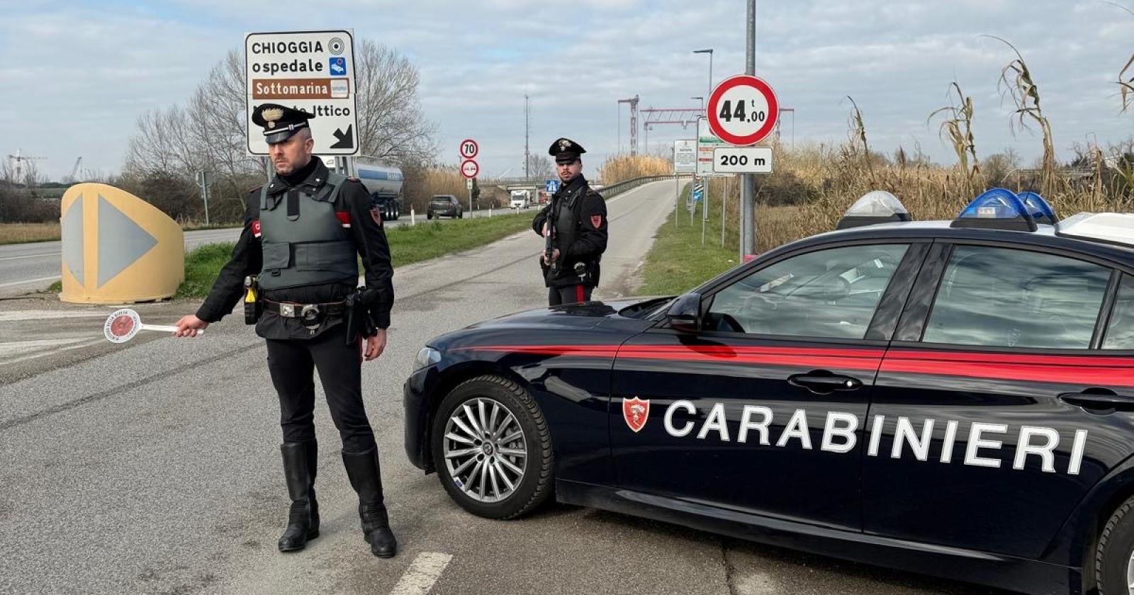 Si presenta a casa dell&rsquo;ex e aggredisce i Carabinieri: arrestata 35enne