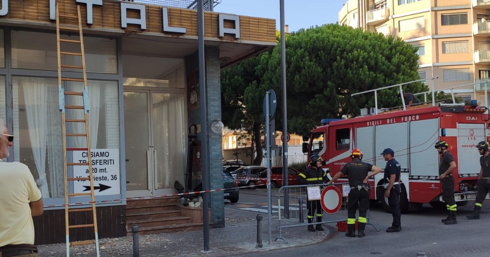 Cadono calcinacci in centro, paura a Sottomarina