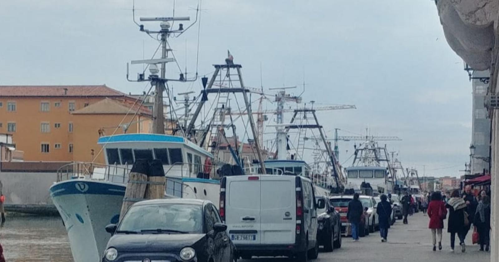 La città "scoppia" di turisti
