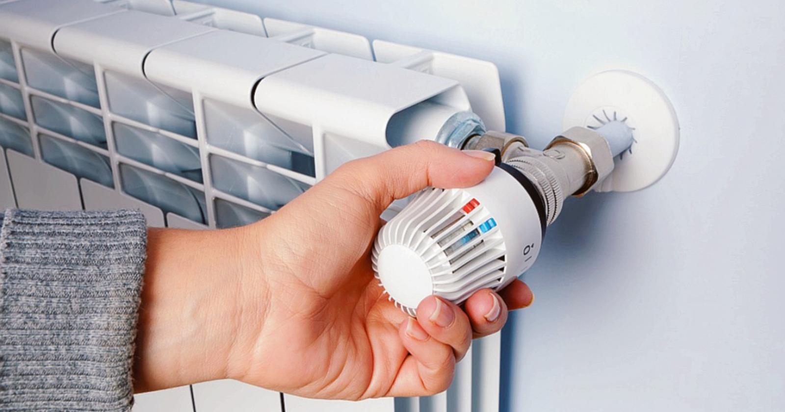 Senza riscaldamento in pieno inverno: “Ci scaldiamo con bombole e stufette”