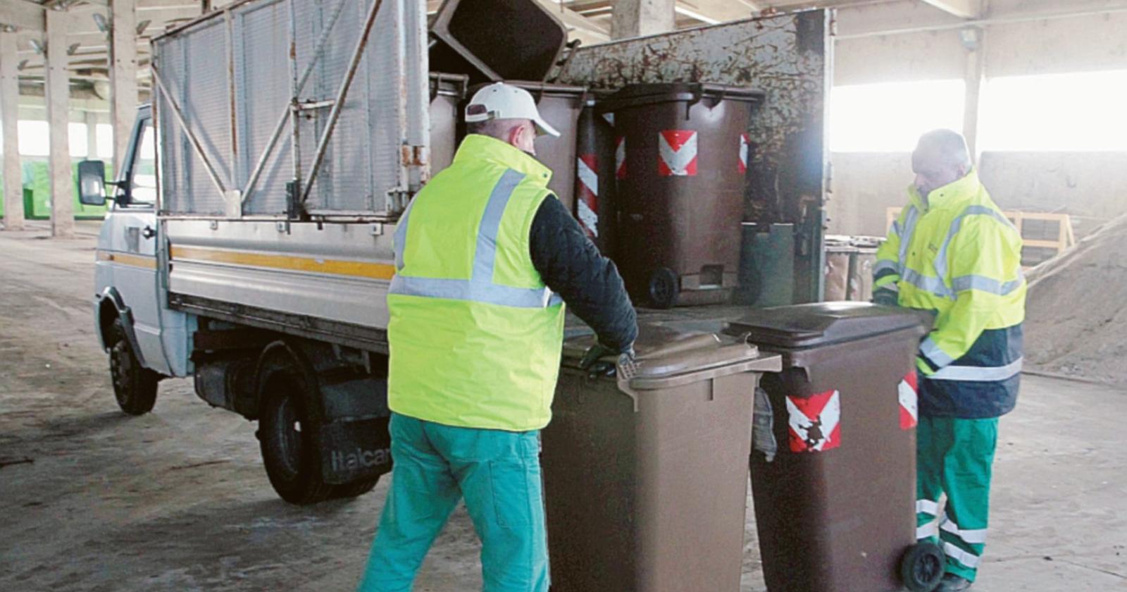 Rifiuti, arriva il maxi rincaro del 9,6%