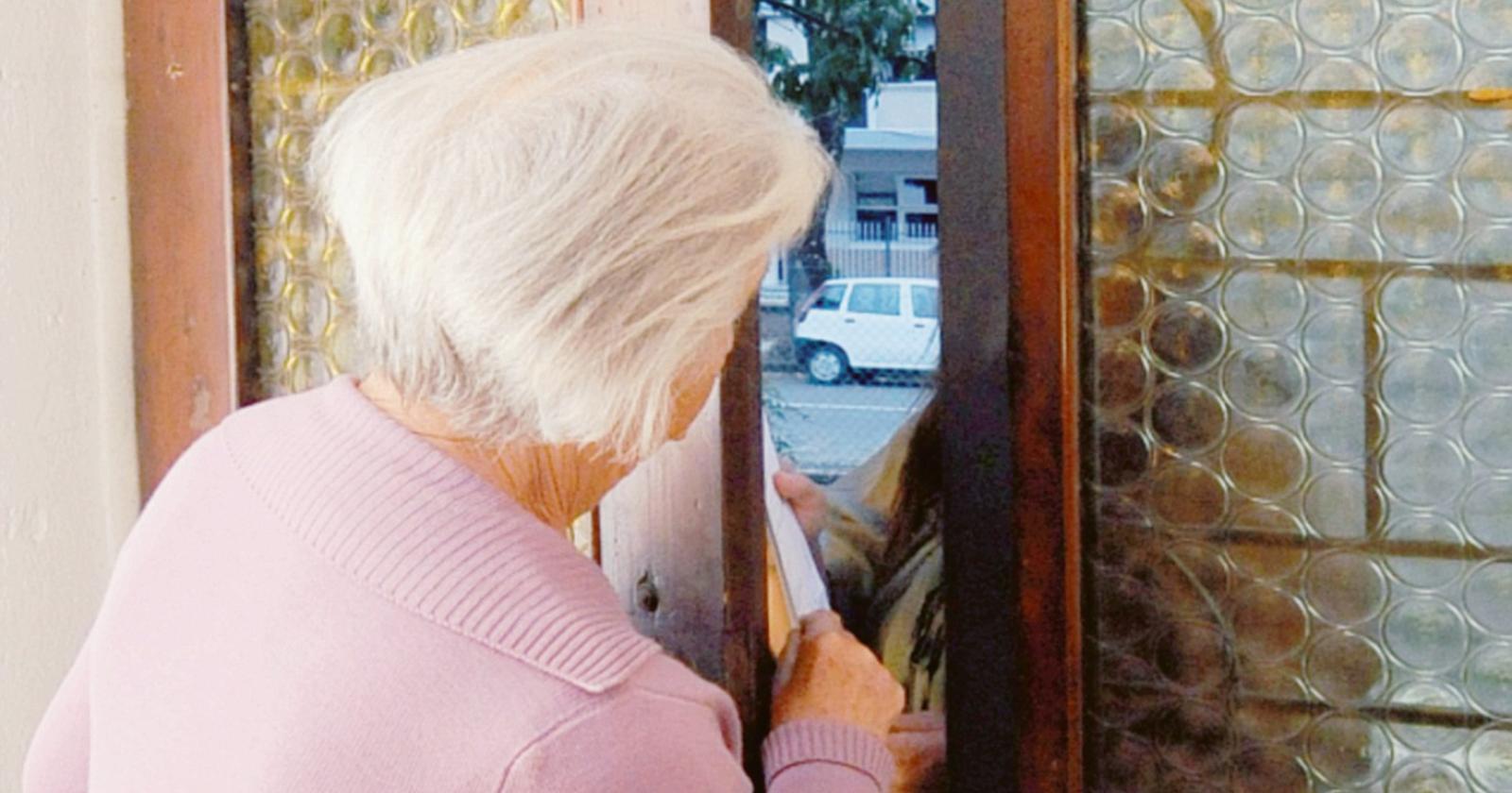 Raggiri agli anziani, l'allerta del Comune
