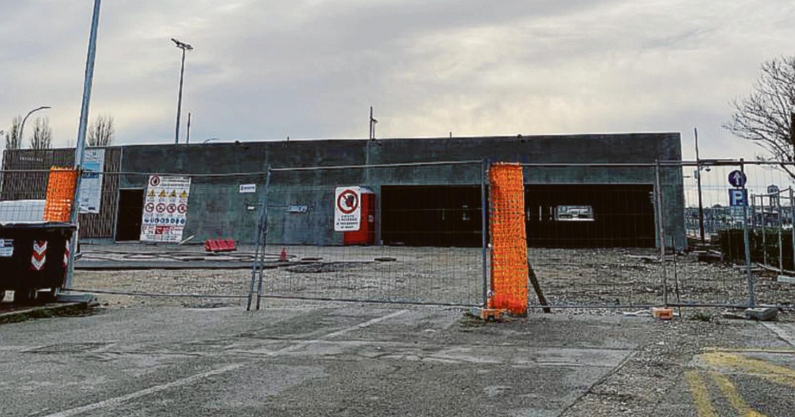 Penzo: “Cantiere usato come spalti”
