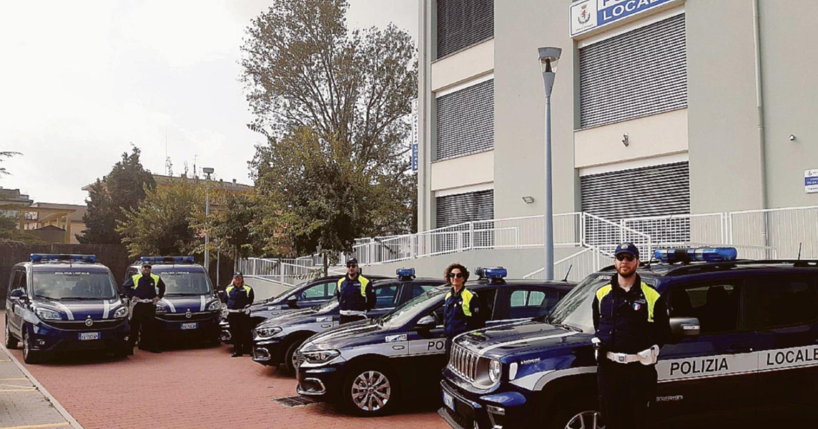 Polizia locale in condizioni critiche