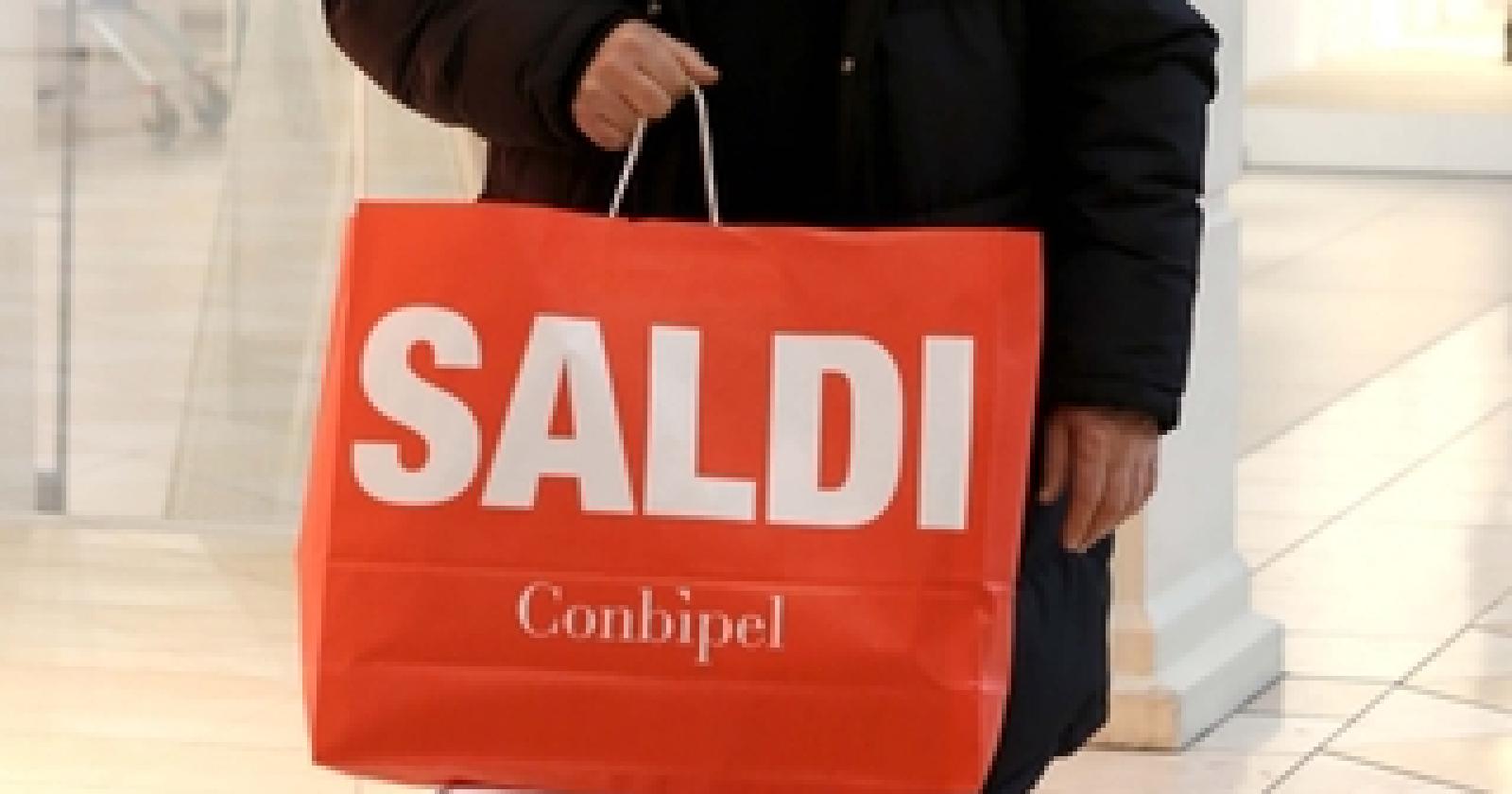 Saldi al via: la caccia all&rsquo;affare vale 6 miliardi
