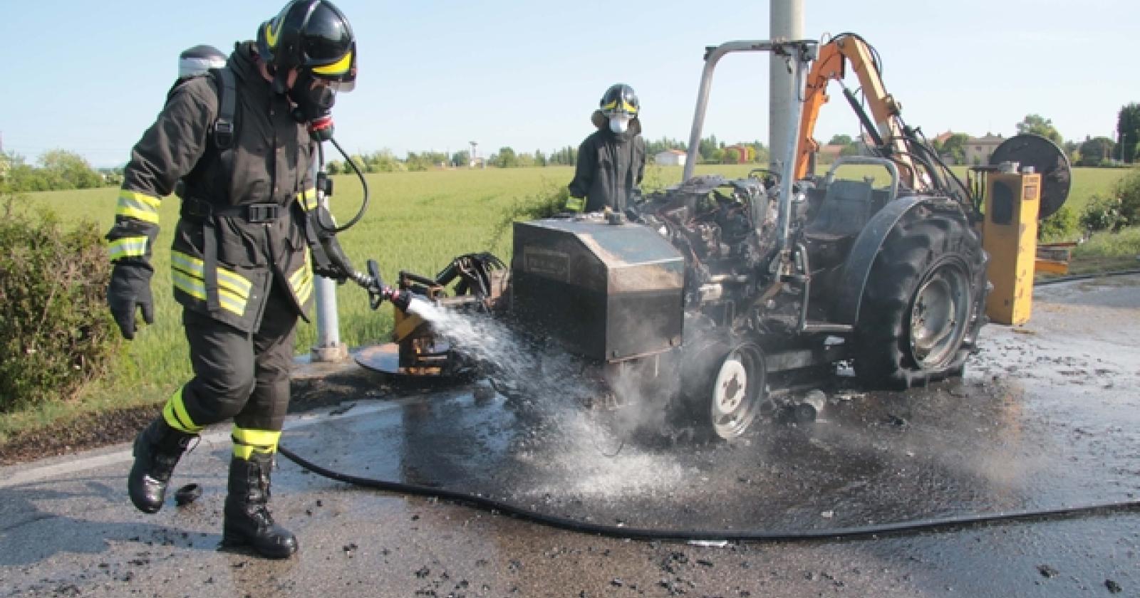 Incendio Trattore Tassina 8